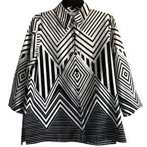 Alfred Dunner Black And White Abstract Buttoned Down Shirt Blouse 3/4 Sleeves